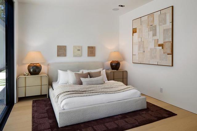 349 Walsh Road, Atherton CA: https://media.crmls.org/mediaz/46e0c525-ef2b-44e3-b136-728938136153.jpg