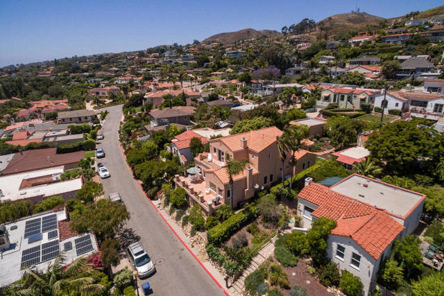 2167 Palomar Avenue, Ventura CA: https://media.crmls.org/mediaz/46e136a1-d14c-4dac-8633-cbe1645e8246.jpg