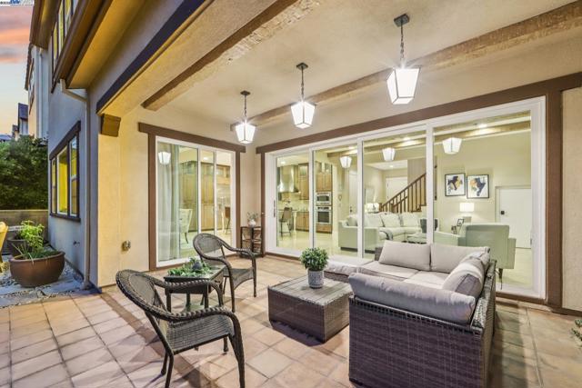 3885 Highpointe Ct, Dublin CA: https://media.crmls.org/mediaz/46e19436-1f9c-4e9e-99f3-4d485381298f.jpg