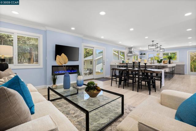 40 Loma Vista, Walnut Creek CA: https://media.crmls.org/mediaz/46e1a067-c396-4357-9958-29281af8aca5.jpg