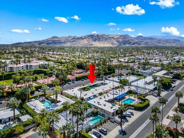 1595 S Indian Trail, Palm Springs CA: https://media.crmls.org/mediaz/46e1e09e-50d2-4e8d-97eb-5a57cd15187e.jpg