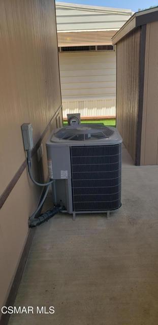 195 Tierra Rejada Road, Simi Valley CA: https://media.crmls.org/mediaz/46e1e675-af47-4da4-a124-cb9302df5637.jpg