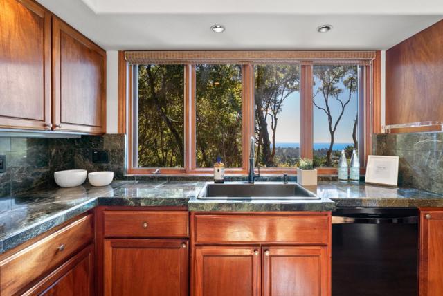 625 Quail Run, Aptos CA: https://media.crmls.org/mediaz/46e24e77-8064-48c2-876a-1cb0f3a9c69f.jpg