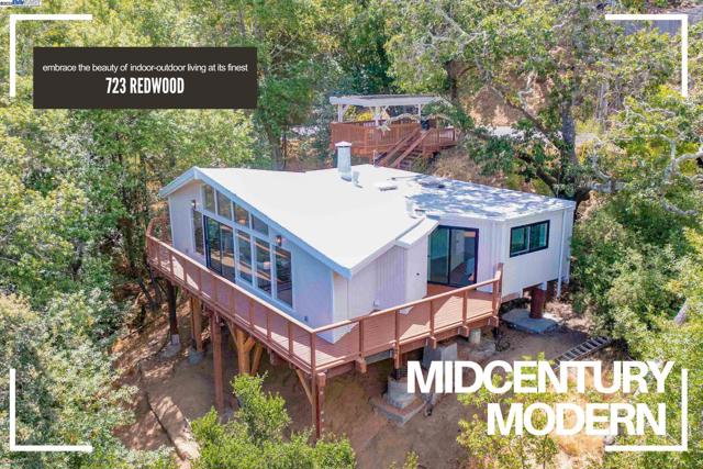 723 Redwood Rd, San Anselmo CA: https://media.crmls.org/mediaz/46e33989-407e-48ff-902e-6c349f5b8718.jpg