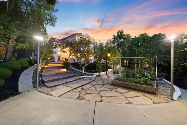 45221 Rutherford Ter, Fremont CA: https://media.crmls.org/mediaz/46e340f8-518b-47a0-b8c6-cd84bd93167c.jpg