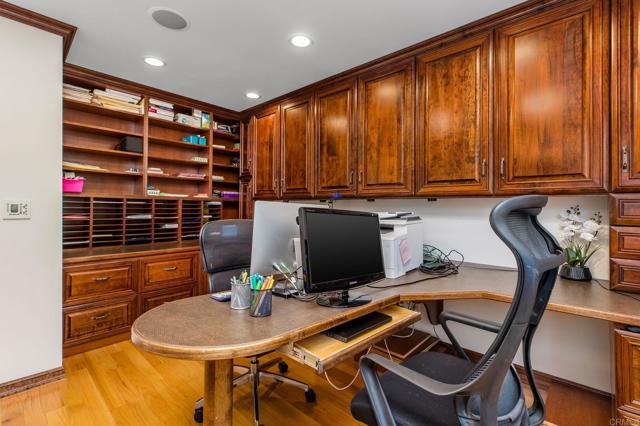 4400 Chaumont Road, Woodland Hills CA: https://media.crmls.org/mediaz/46e38ee9-acfc-4237-b62c-8469cbc28c3c.jpg