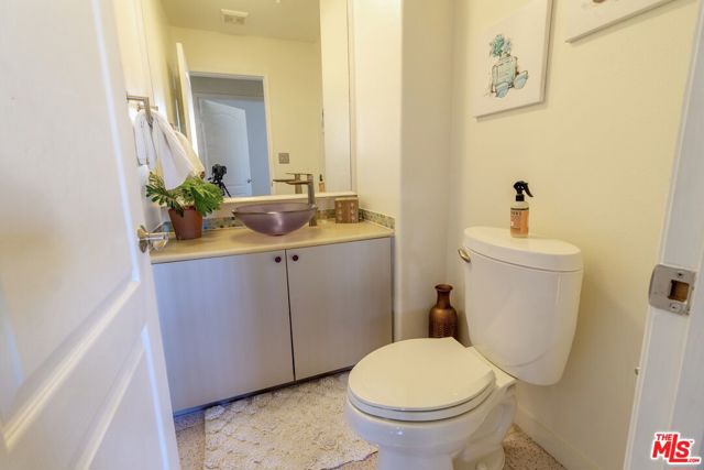 4477 Woodman Avenue, 108 photo 12