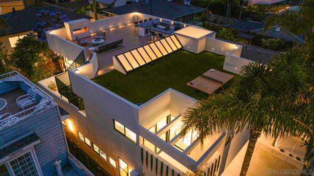 7372 76 Fay Ave, La Jolla CA: https://media.crmls.org/mediaz/46e3bf81-76e3-46bd-b34b-456f3857139c.jpg