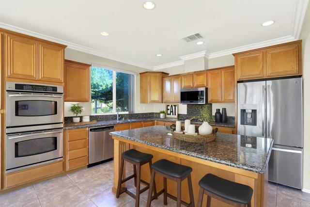 43883 Brookhaven Court, Temecula CA: https://media.crmls.org/mediaz/46e4d446-1890-4bb2-81bd-9063b5127e04.jpg