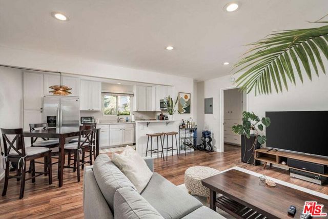 Image 33 of 74 For 440 Corona Del Mar