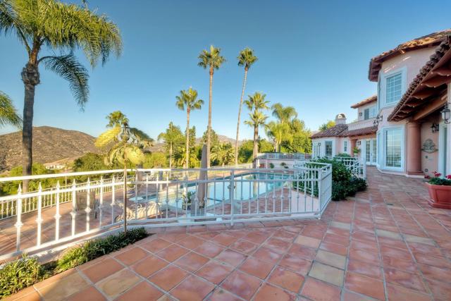 13455 Old Winery Road, Poway CA: https://media.crmls.org/mediaz/46e596d0-490f-4729-a67a-12a9bc669acd.jpg