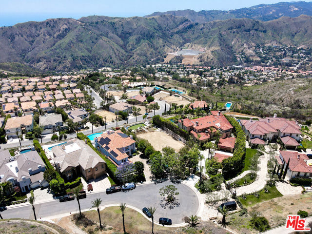 16864 Calle Bellevista, Pacific Palisades CA: https://media.crmls.org/mediaz/46e69d73-6547-4f1f-9535-118c2ace6536.jpg