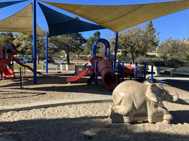 7360 Calle Cristobal, San Diego CA: https://media.crmls.org/mediaz/46e77b4a-49a6-4fc0-95bd-71d782e80f08.jpg