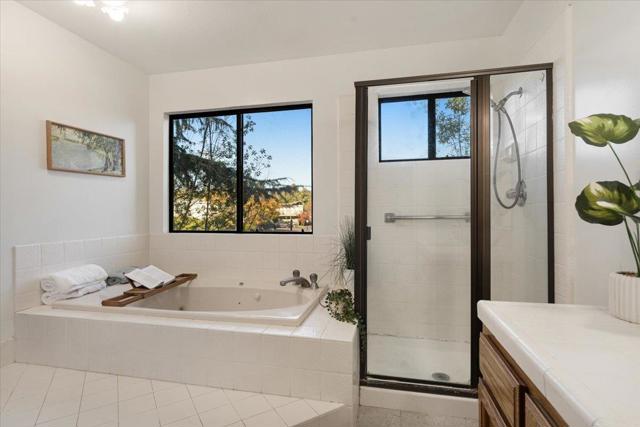 105 Sea Terrace Way, Aptos CA: https://media.crmls.org/mediaz/46e7c2dd-eeef-4b92-aa23-b6380025677e.jpg