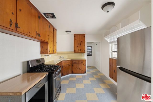 821 Laveta Terrace, Los Angeles CA: https://media.crmls.org/mediaz/46e86315-7dd9-4bdc-bd52-4c49fb8cd5a4.jpg