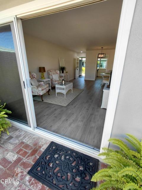 163 E Bowling Green, Port Hueneme CA: https://media.crmls.org/mediaz/46e8bd0f-6ddb-4091-90ef-7c6dacca1df4.jpg