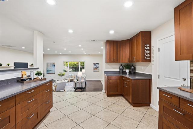 6179 Tourraine Dr, Newark CA: https://media.crmls.org/mediaz/46e8cf8a-16ba-4027-b97c-38a0ee40474f.jpg
