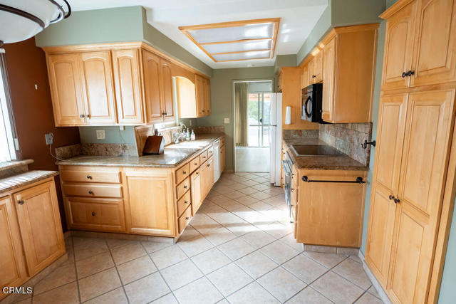 Detail Gallery Image 20 of 30 For 691 Springfield Ave, Ventura,  CA 93004 - 5 Beds | 2/1 Baths