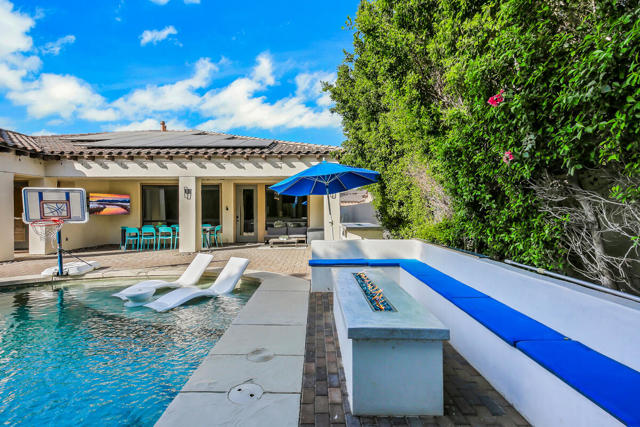 81107 Carefree Drive, Indio CA: https://media.crmls.org/mediaz/46eaa1a5-7b0e-4c1a-9a92-c4a8fa5d8fd1.jpg