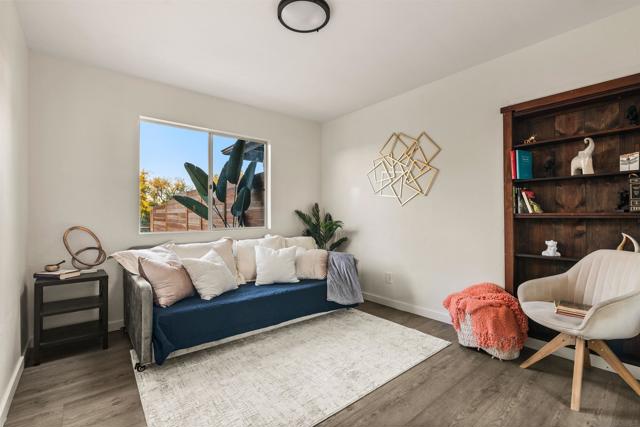 3811 Boren St, San Diego CA: https://media.crmls.org/mediaz/46eaae8b-87ad-4109-9c65-a37bd61e934c.jpg
