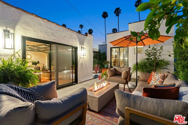3864 3rd Avenue, Los Angeles CA: https://media.crmls.org/mediaz/46eb1116-9061-4e3a-b7ea-69493183202a.jpg