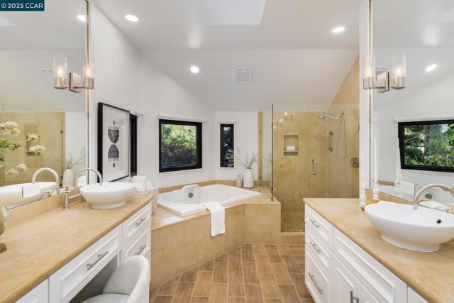 3284 Blackhawk Meadow Dr, Danville CA: https://media.crmls.org/mediaz/46eb48d5-ed11-484d-8f40-b0b471208430.jpg