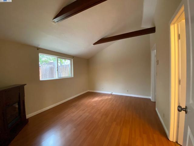 712 S 2Nd St, San Jose CA: https://media.crmls.org/mediaz/46ec205f-8af6-48cb-ac82-f60fc051e7a5.jpg
