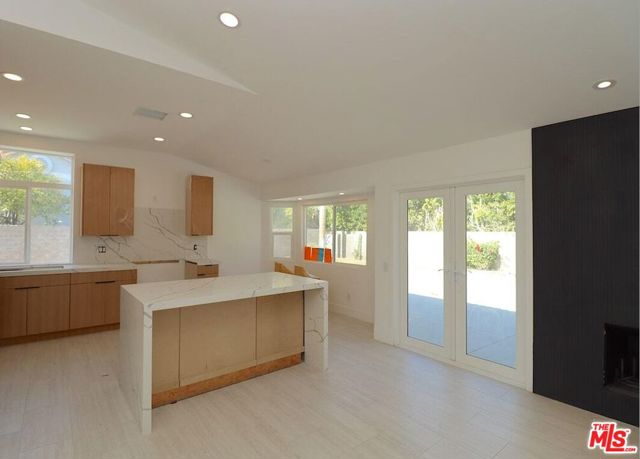 Image 15 of 44 For 70725 Ironwood Drive