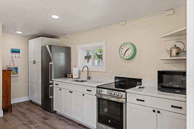 1022 Del Monte Boulevard, Pacific Grove CA: https://media.crmls.org/mediaz/46ec6102-59f8-4b30-a1f8-26c3cfba18ee.jpg