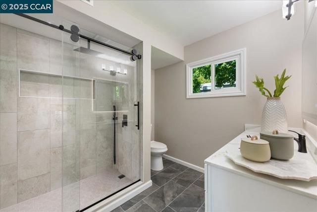 2749 Pine Knoll Dr., Walnut Creek CA: https://media.crmls.org/mediaz/46ec615c-539b-4c8b-bd1c-7ca1c8450923.jpg