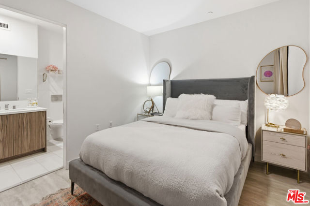 6707 N Sepulveda Boulevard, Van Nuys CA: https://media.crmls.org/mediaz/46ec8ca2-fffd-4389-afe9-f4fa9d32f343.jpg