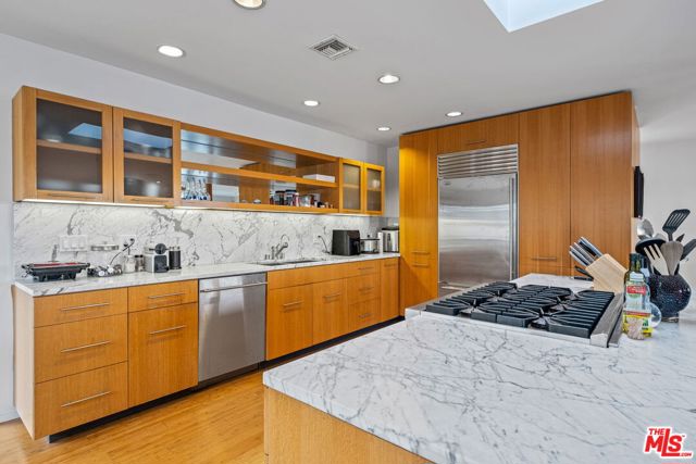 221 3rd Avenue photo 6