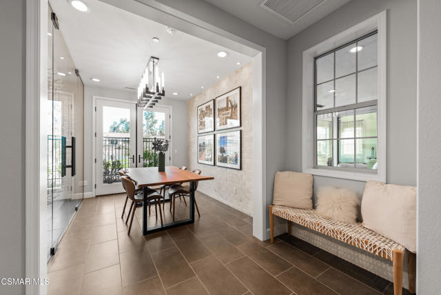 2492 Rondell Road, Camarillo CA: https://media.crmls.org/mediaz/46ed77b0-96f0-4aed-a116-4ff48bf24fec.jpg