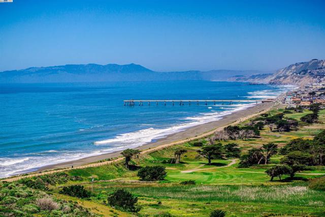 400 Paloma Ave, Pacifica CA: https://media.crmls.org/mediaz/46ed89fd-eb81-42fe-889e-1ccb116a2be0.jpg