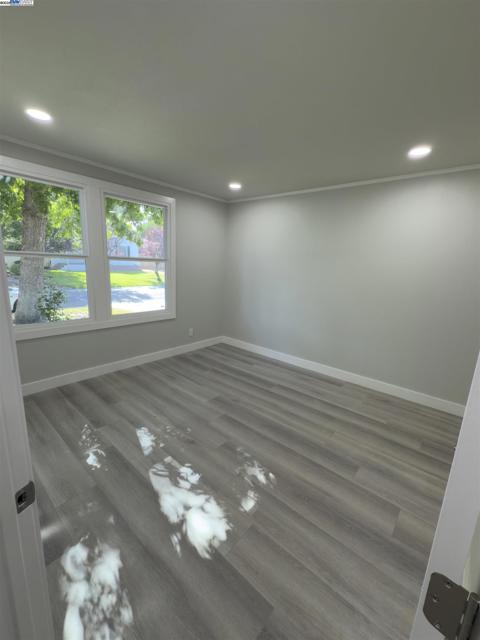 2809 Avalon Dr, Sacramento CA: https://media.crmls.org/mediaz/46ee8008-fd63-4195-8c69-15221dc0bbb9.jpg