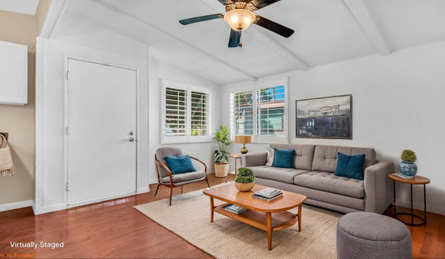 1139 Via Feliz, Cathedral City CA: https://media.crmls.org/mediaz/46ef27e7-a6fe-4d72-a399-9d04e59a669d.jpg