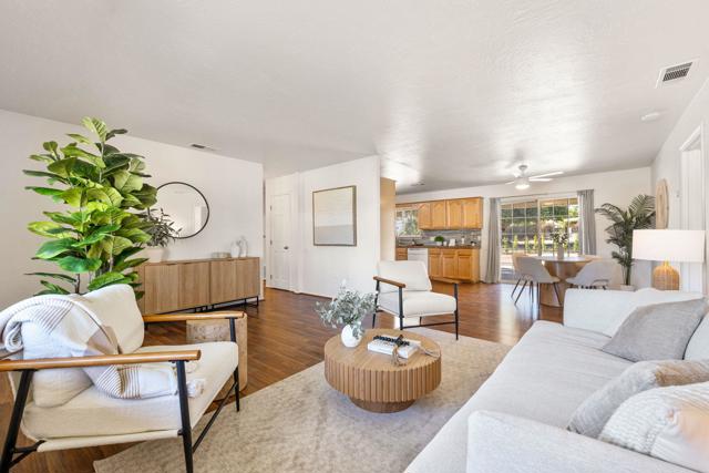 42245 Kansas Street, Palm Desert CA: https://media.crmls.org/mediaz/46ef9747-bd6e-4230-9768-76ccd1ecf7ac.jpg