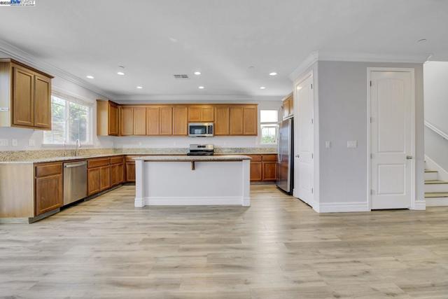 269 Alta St, Brentwood CA: https://media.crmls.org/mediaz/46f04458-3fdf-45c7-849a-a1c4d427947c.jpg