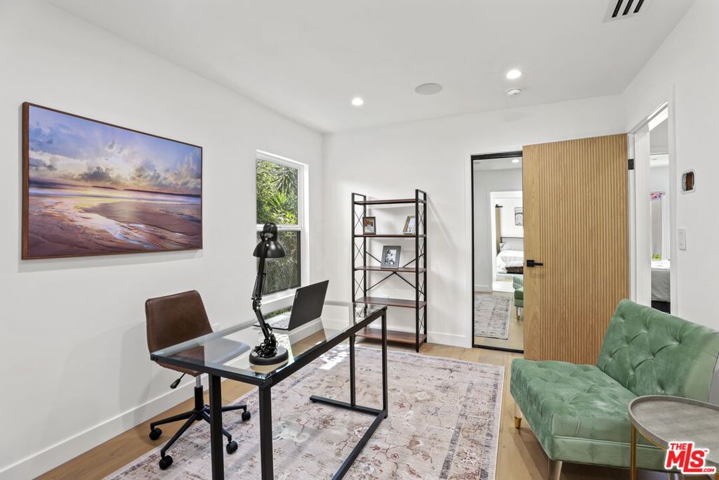 5517 Sunnyslope AvenueSherman Oaks img 2