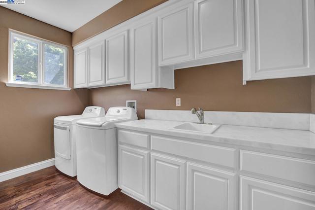 48564 Avalon Heights Ter, Fremont CA: https://media.crmls.org/mediaz/46f0f382-dbaf-460f-a3f8-8ed3483d534b.jpg