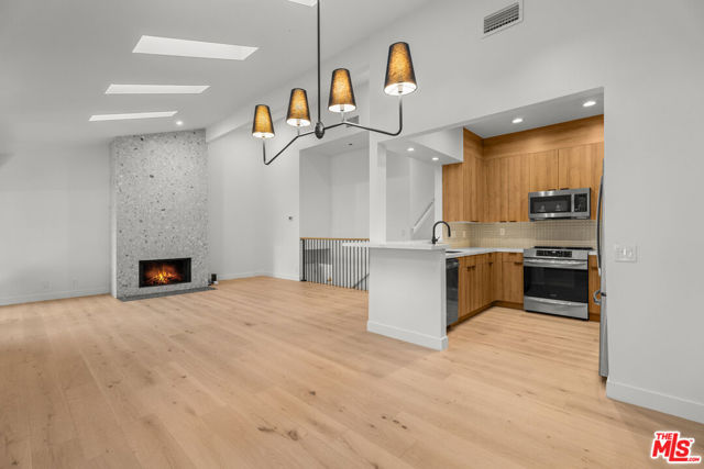 Drew Fenton | 1648 Palisades Drive Pacific Palisades CA | MLS: 7459601