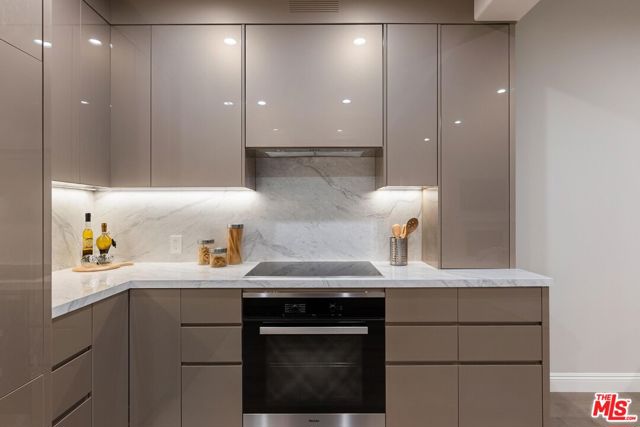 11500 San Vicente Boulevard, Los Angeles CA: https://media.crmls.org/mediaz/46f1524f-d34f-4fbd-a20a-23faba97b827.jpg
