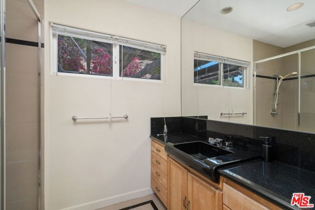 16980 Escalon Drive, Encino CA: https://media.crmls.org/mediaz/46f2297b-9e59-45c9-8ab9-c89dadb04a40.jpg