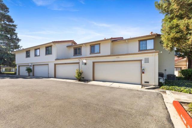 5439 Colony Green Drive, San Jose CA: https://media.crmls.org/mediaz/46f25ed1-cbd8-4698-ab73-012a2fb8b567.jpg