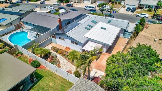 3981 Hatton St, San Diego CA: https://media.crmls.org/mediaz/46f2bb26-5653-47b6-ac77-90c994102ec9.jpg