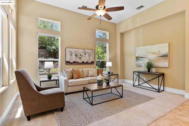 1101 Lafite Ct, Brentwood CA: https://media.crmls.org/mediaz/46f2cf25-9fb9-496a-af19-029ee2551099.jpg