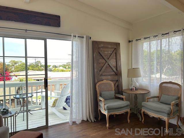 3275 Maezel Ln, Carlsbad CA: https://media.crmls.org/mediaz/46f34fff-00ac-4b53-81db-b312e708e99c.jpg