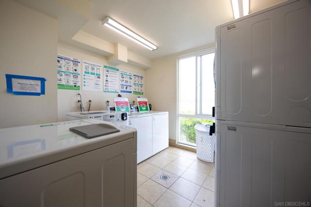 4860 Rolando Ct, San Diego CA: https://media.crmls.org/mediaz/46f35118-0395-40fd-bf1a-c78550c2bfb9.jpg