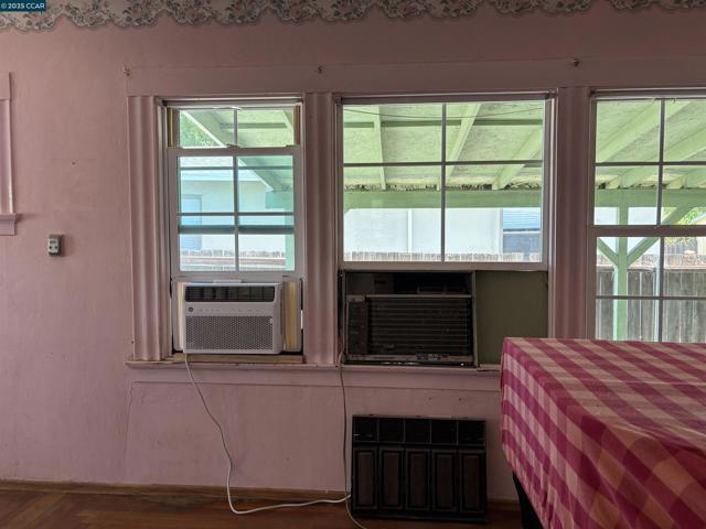415 W 9Th St, Antioch CA: https://media.crmls.org/mediaz/46f3611c-0ffd-42aa-ae07-cc1cdf464586.jpg
