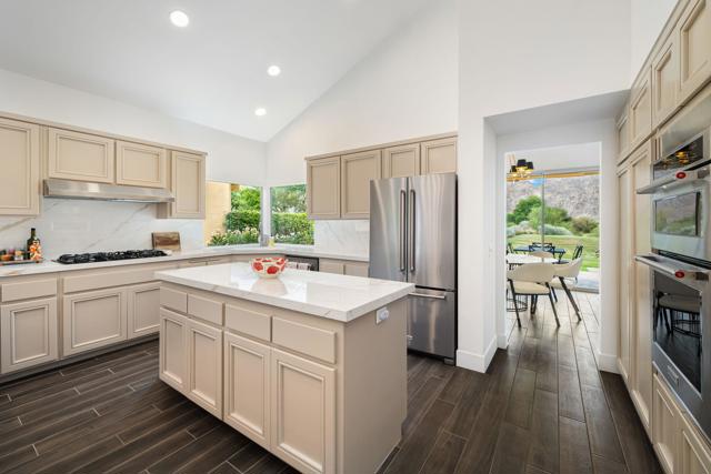 56765 Merion, La Quinta CA: https://media.crmls.org/mediaz/46f4083b-9789-4482-905b-e33106c515c0.jpg